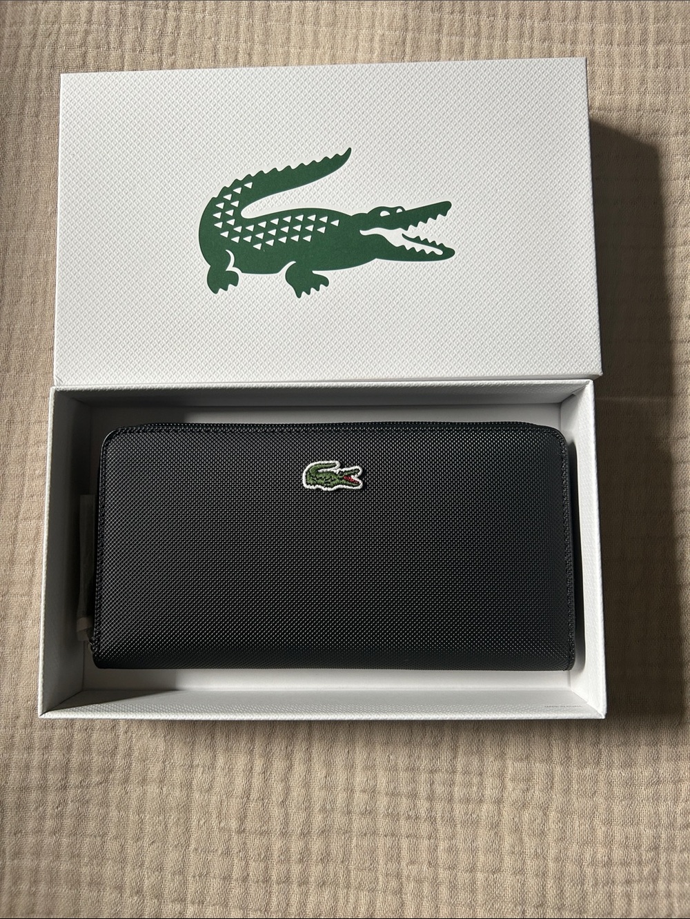 NEW Lacoste L.12.12 Concept Large Zip-Up Billfold